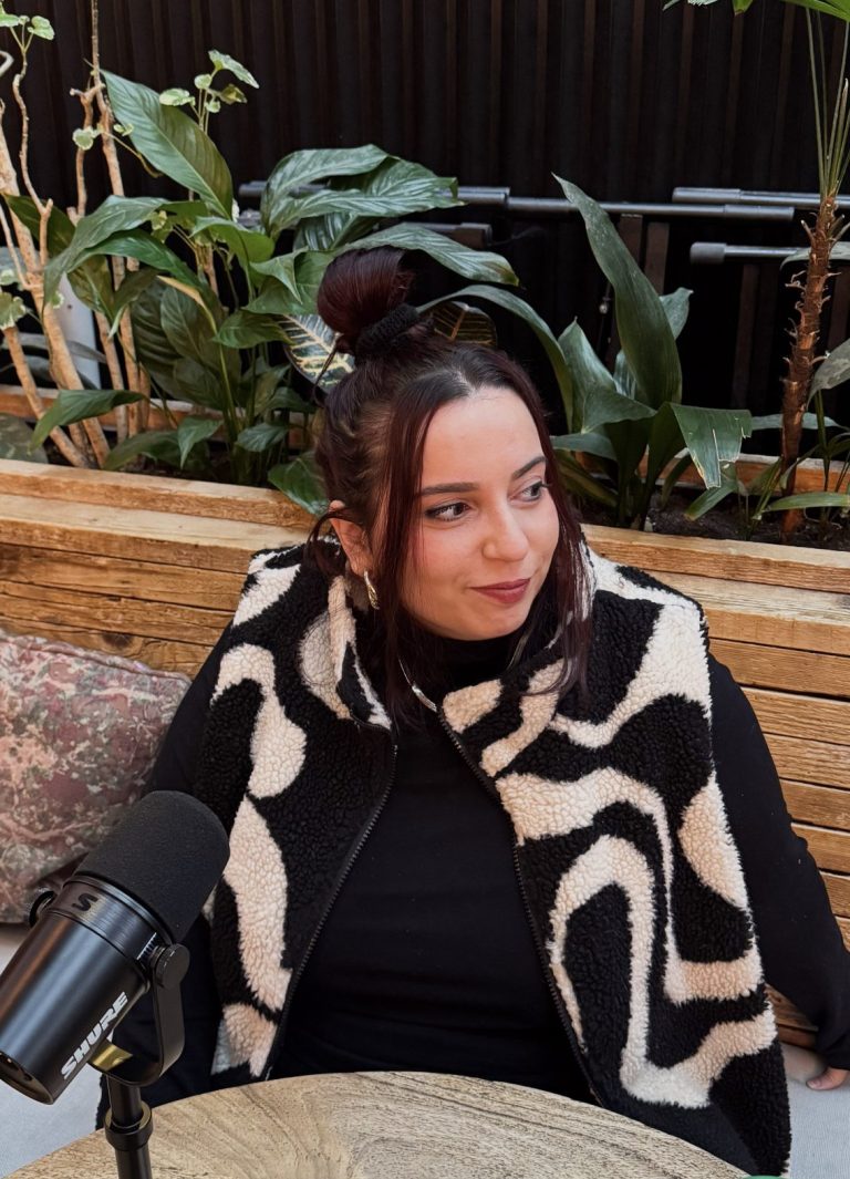 Sabrina vidéaste community manager île de france